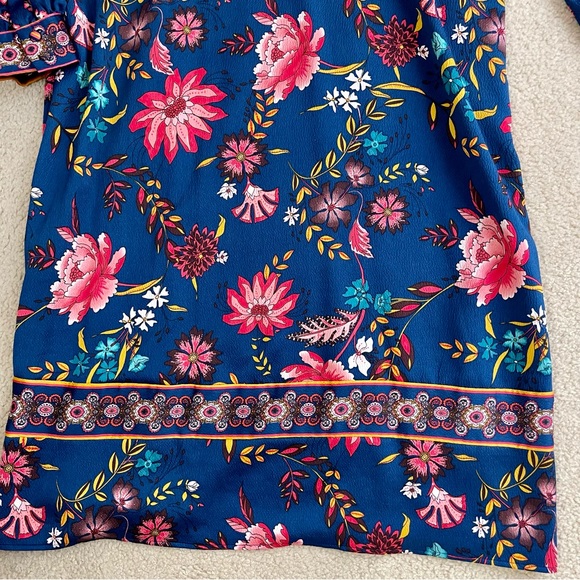 STUNNING Floral Loft Dress - Picture 3 of 8